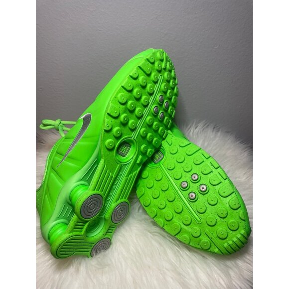 Nike Shox R4 Women's Sneakers Green Strike Metallic HV0839-398 - Picture 5 of 5